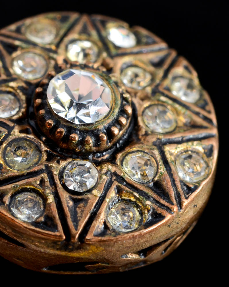 Vintage Round Pendant Necklace