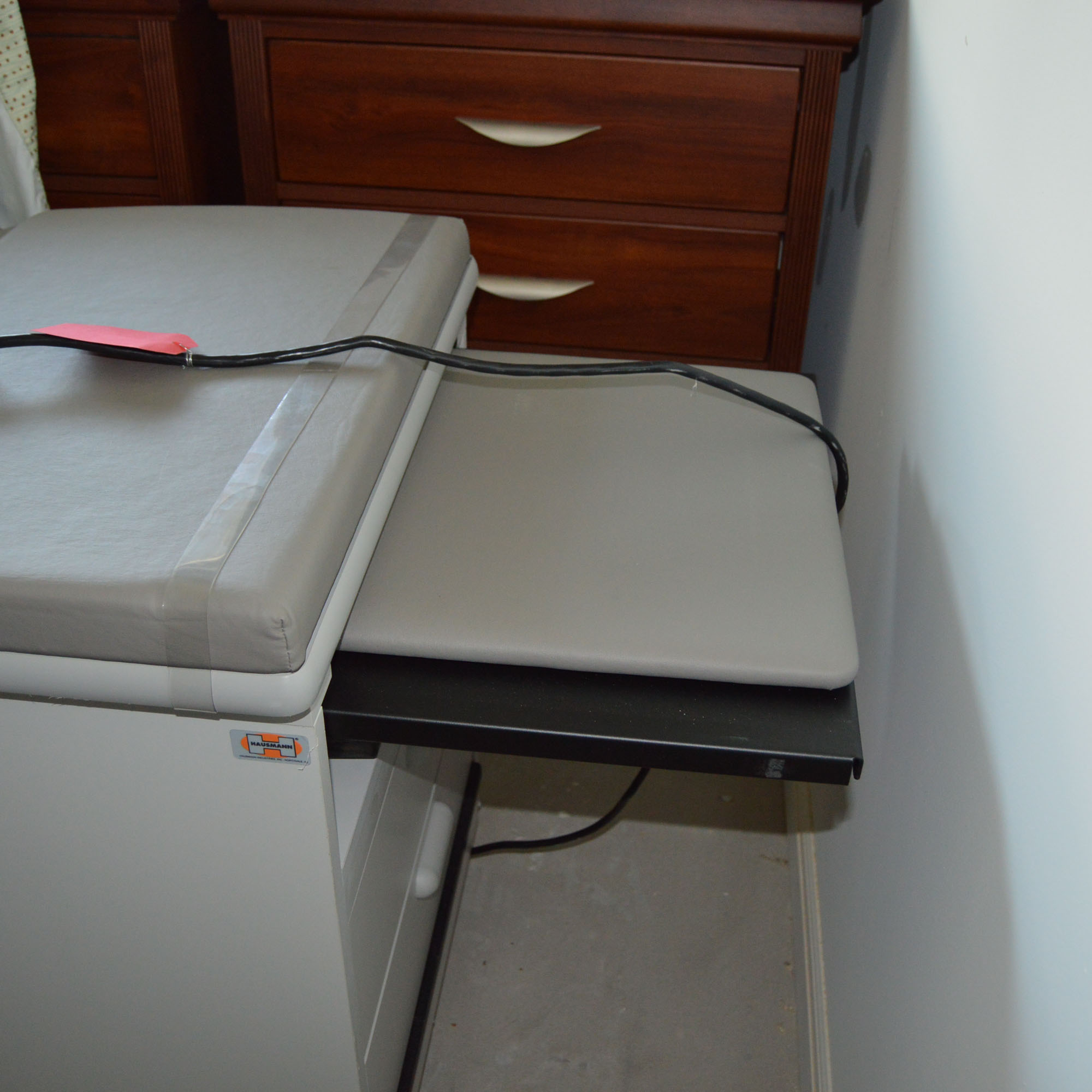 Hausmann Industries Examination Table