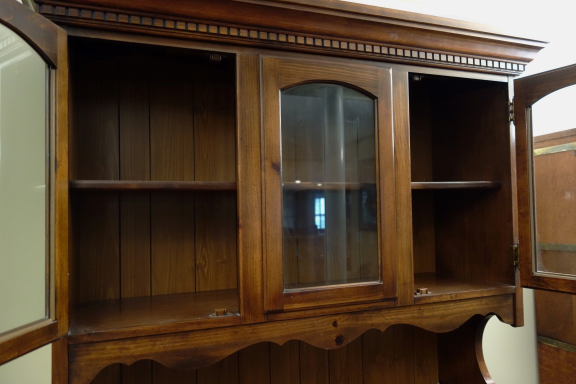 Traditional China Cabinet Sideboard