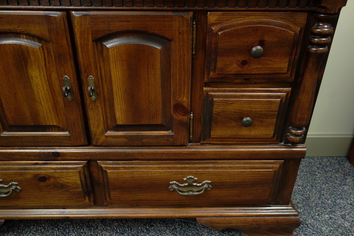 Traditional China Cabinet Sideboard