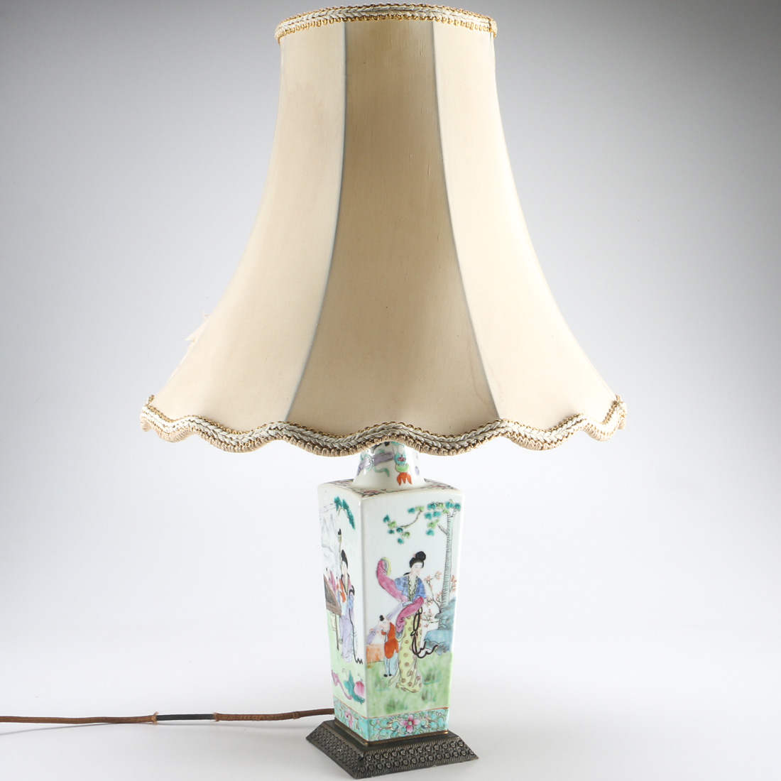 Vintage Hand Painted Chinese Lamp