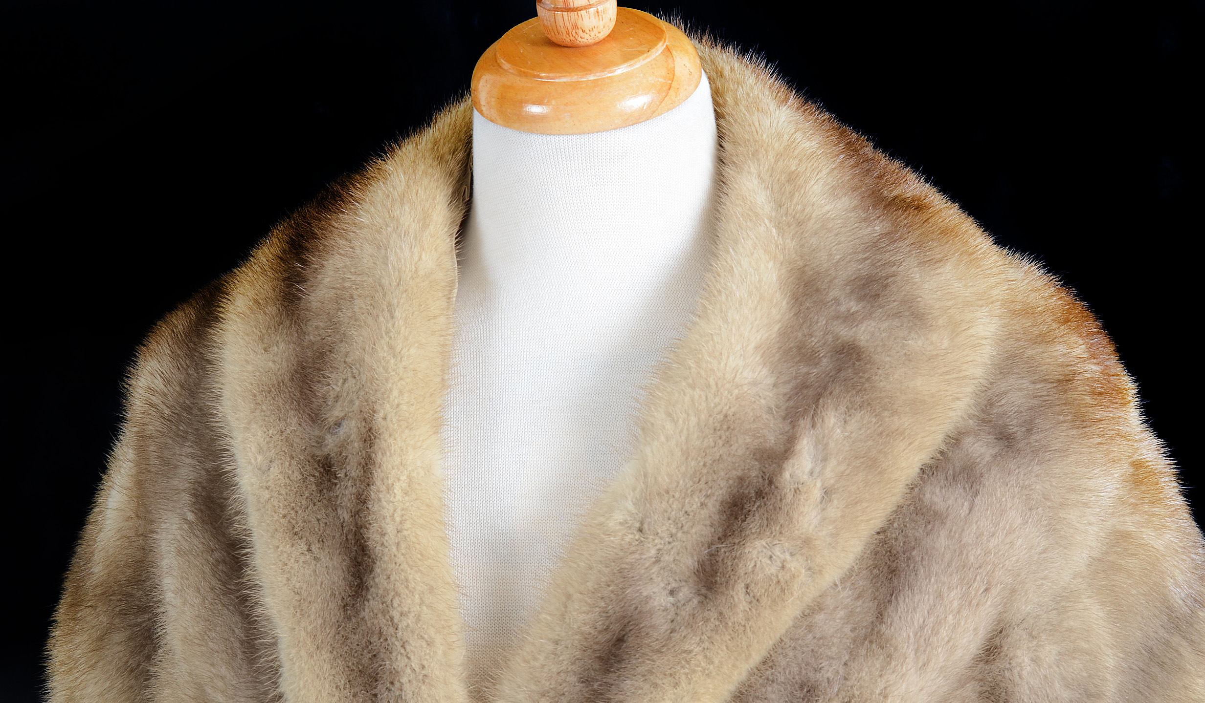 A.E. Burkhardt Co. Cincinnati Silver Mink Fur Stole