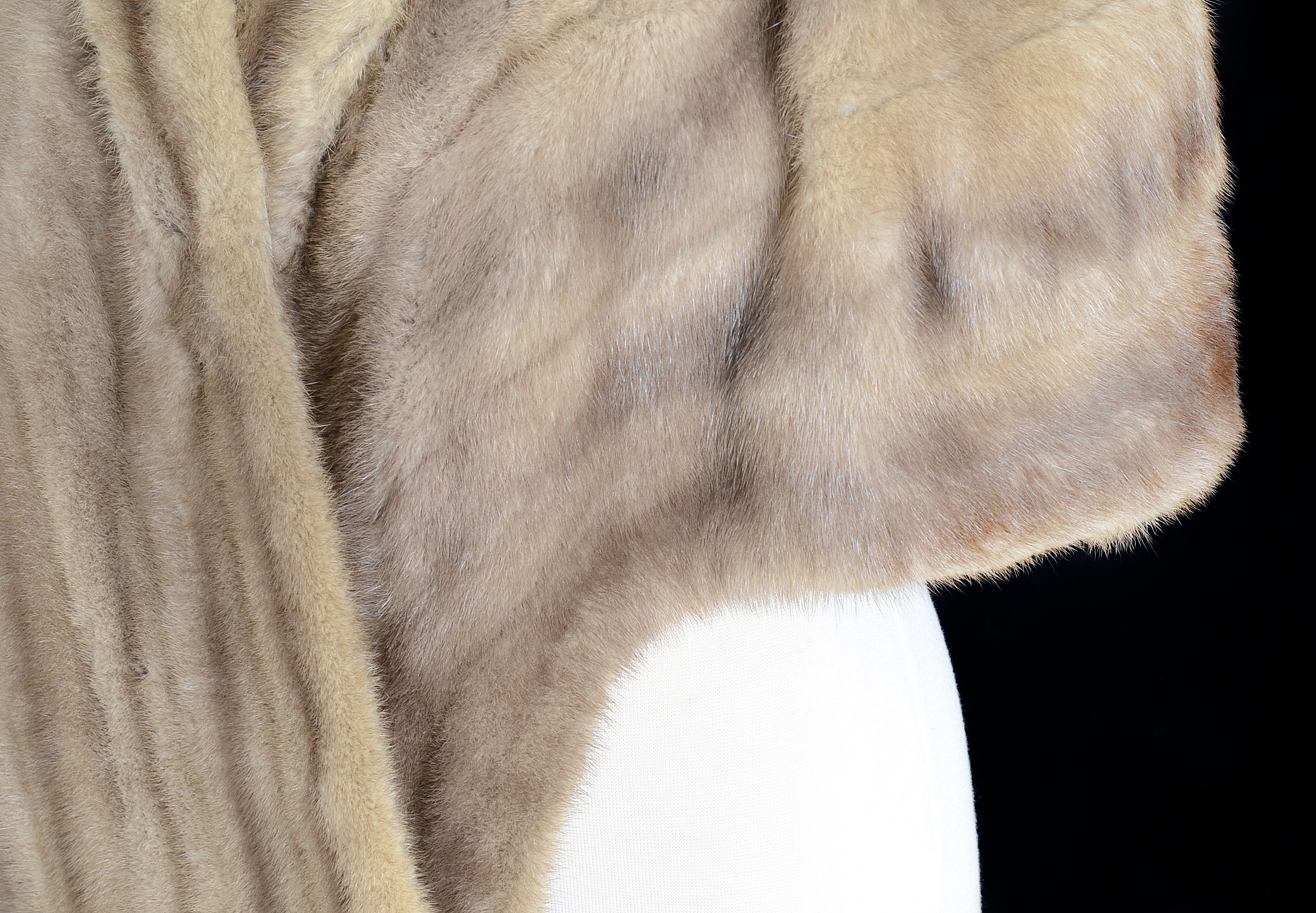 A.E. Burkhardt Co. Cincinnati Silver Mink Fur Stole