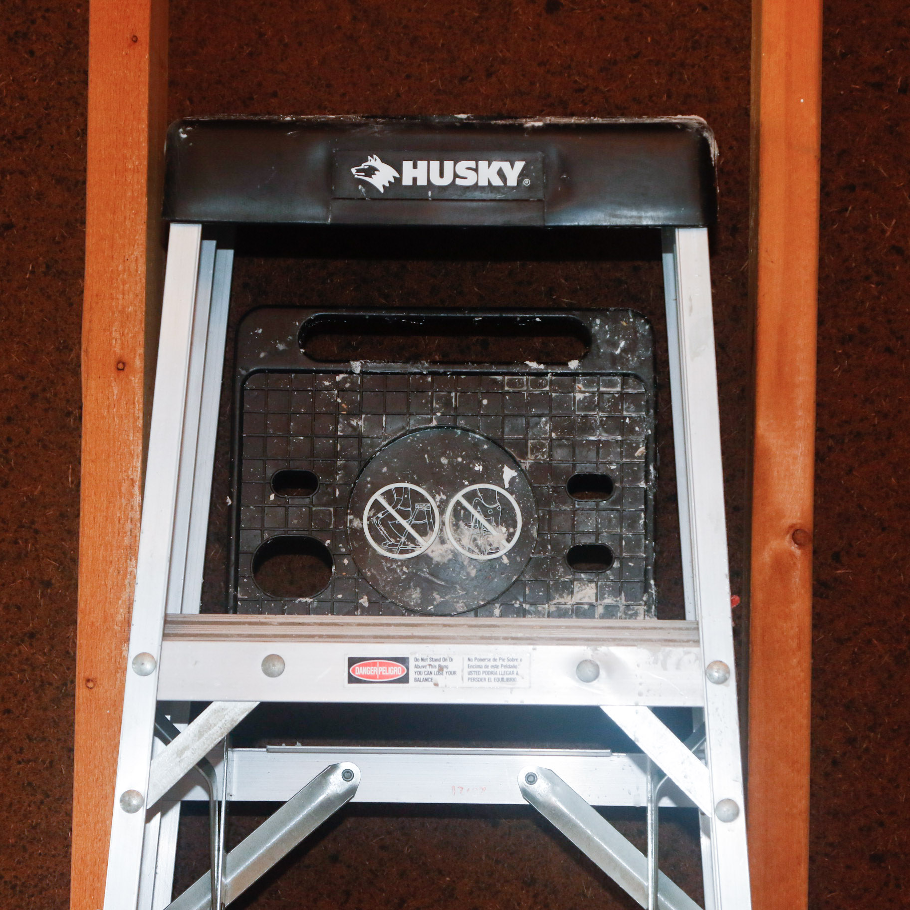 Husky Aluminum Step Ladder With Tray