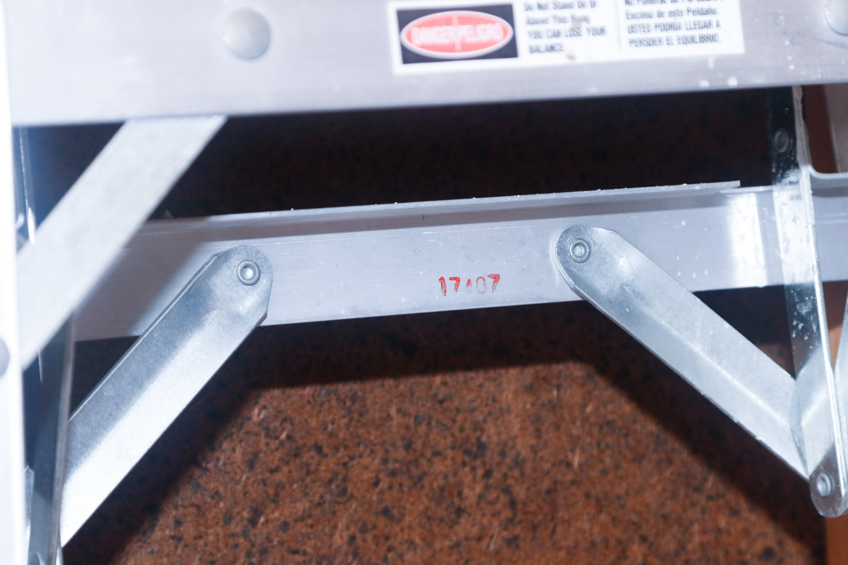 Husky Aluminum Step Ladder With Tray