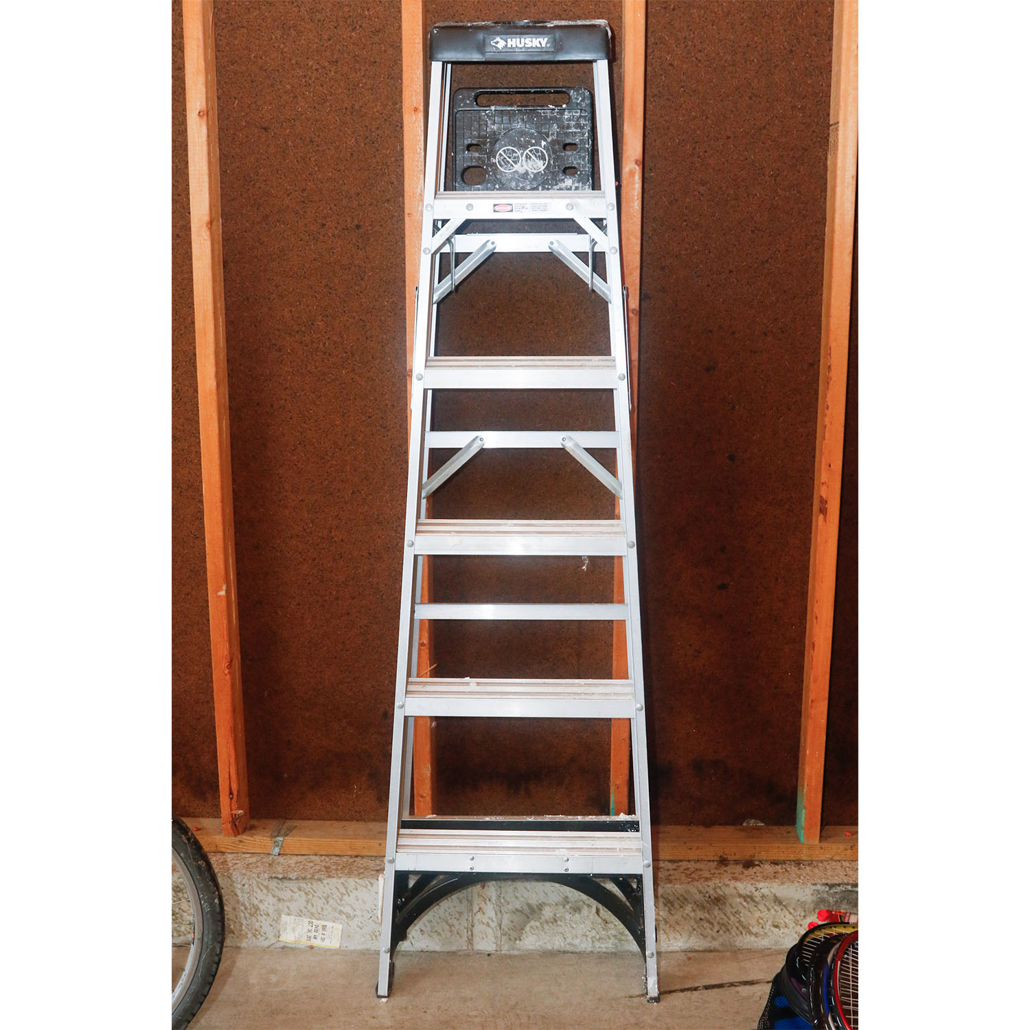 Husky Aluminum Step Ladder With Tray