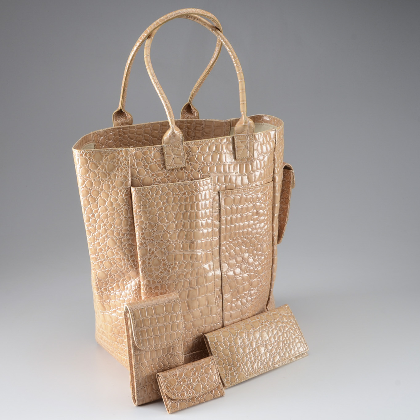 Buxton Handbag and Accessories