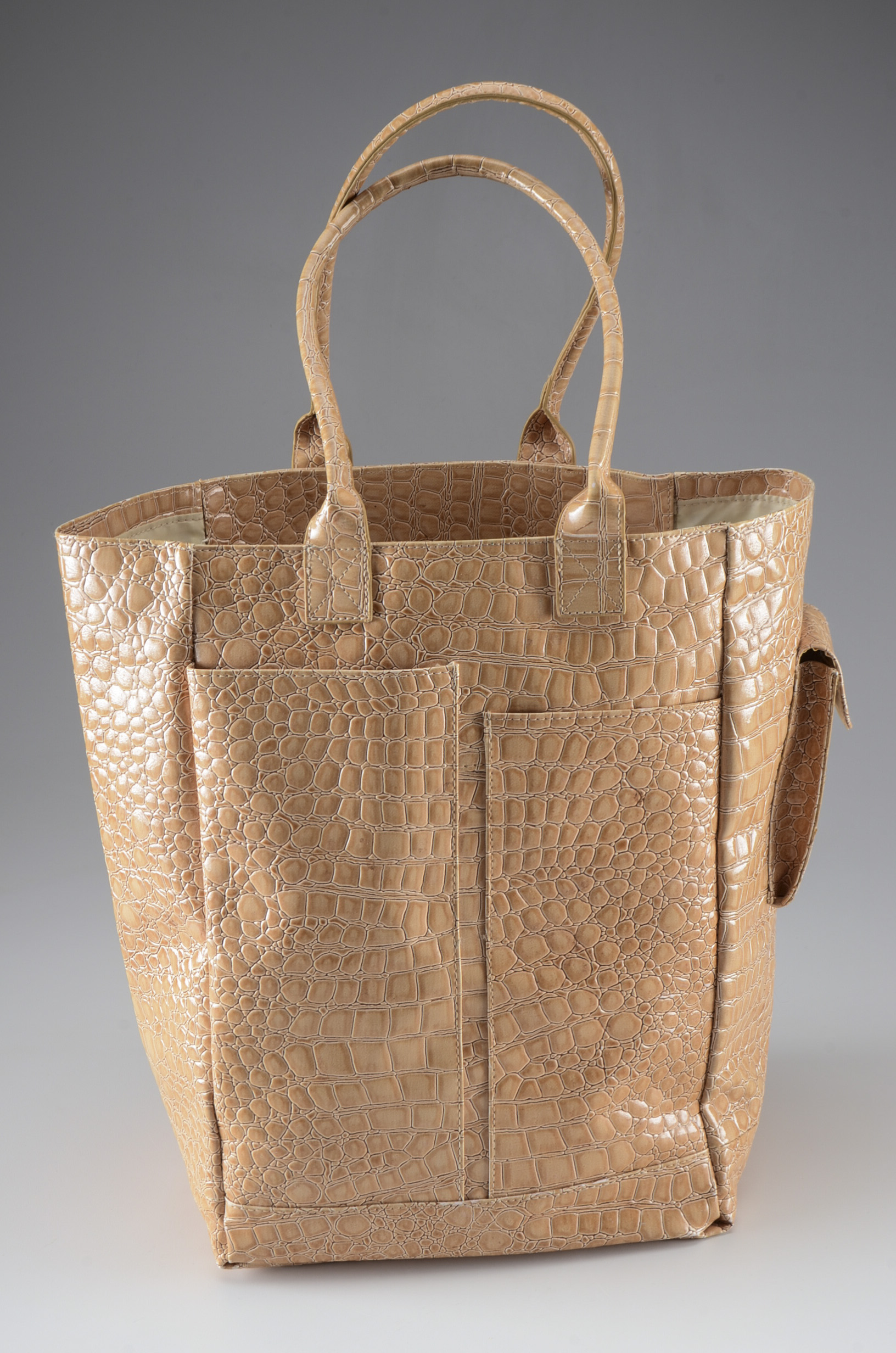 Buxton Handbag and Accessories