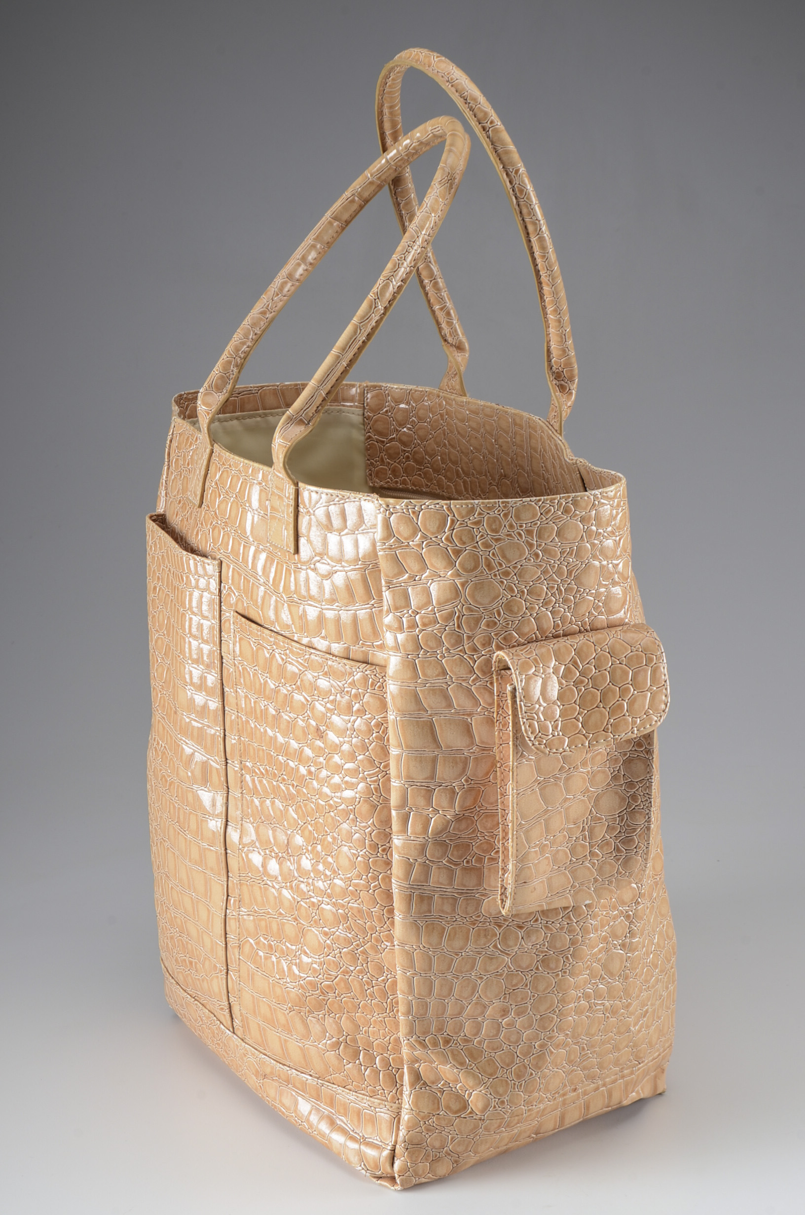 Buxton Handbag and Accessories