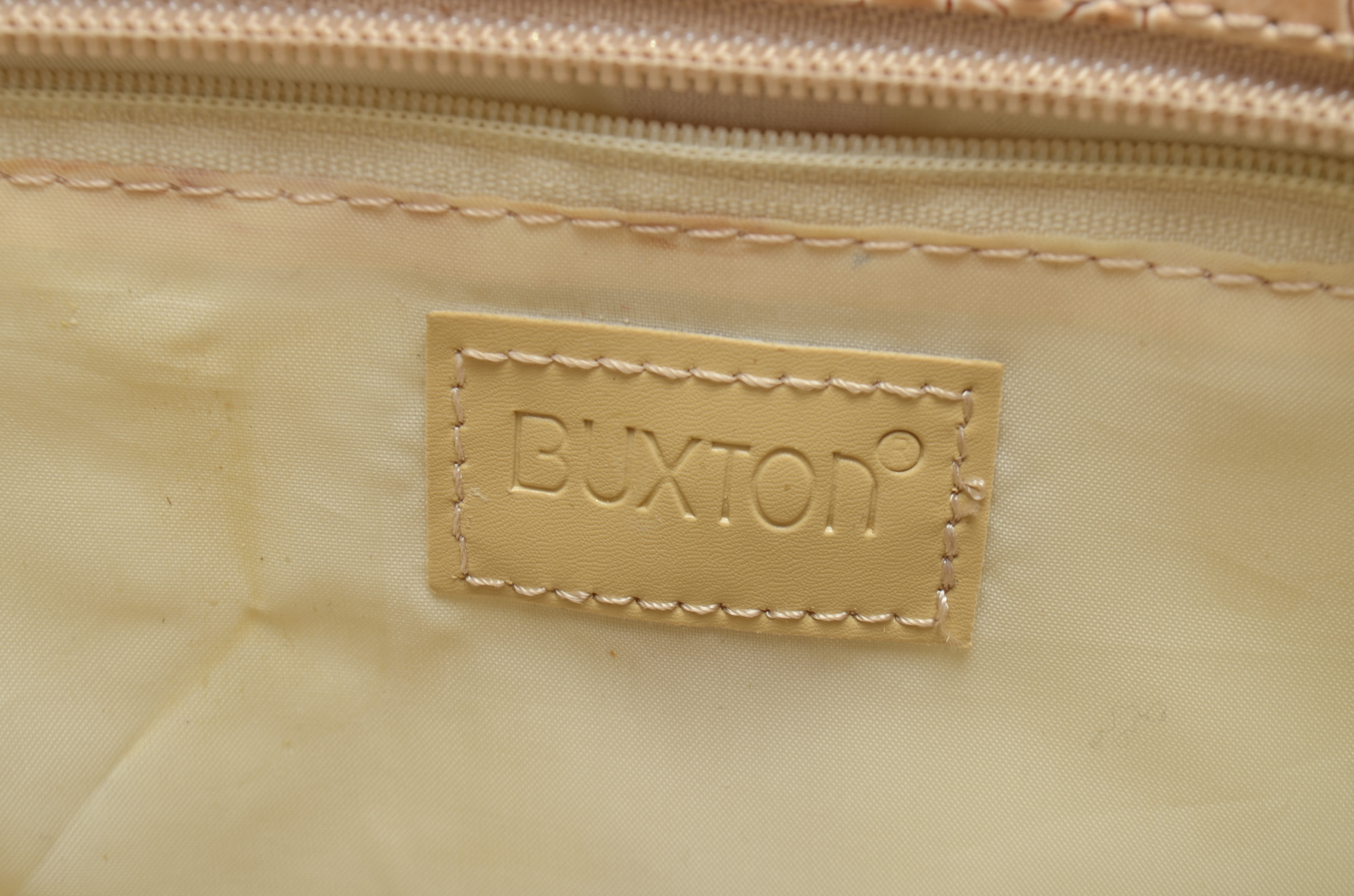 Buxton Handbag and Accessories