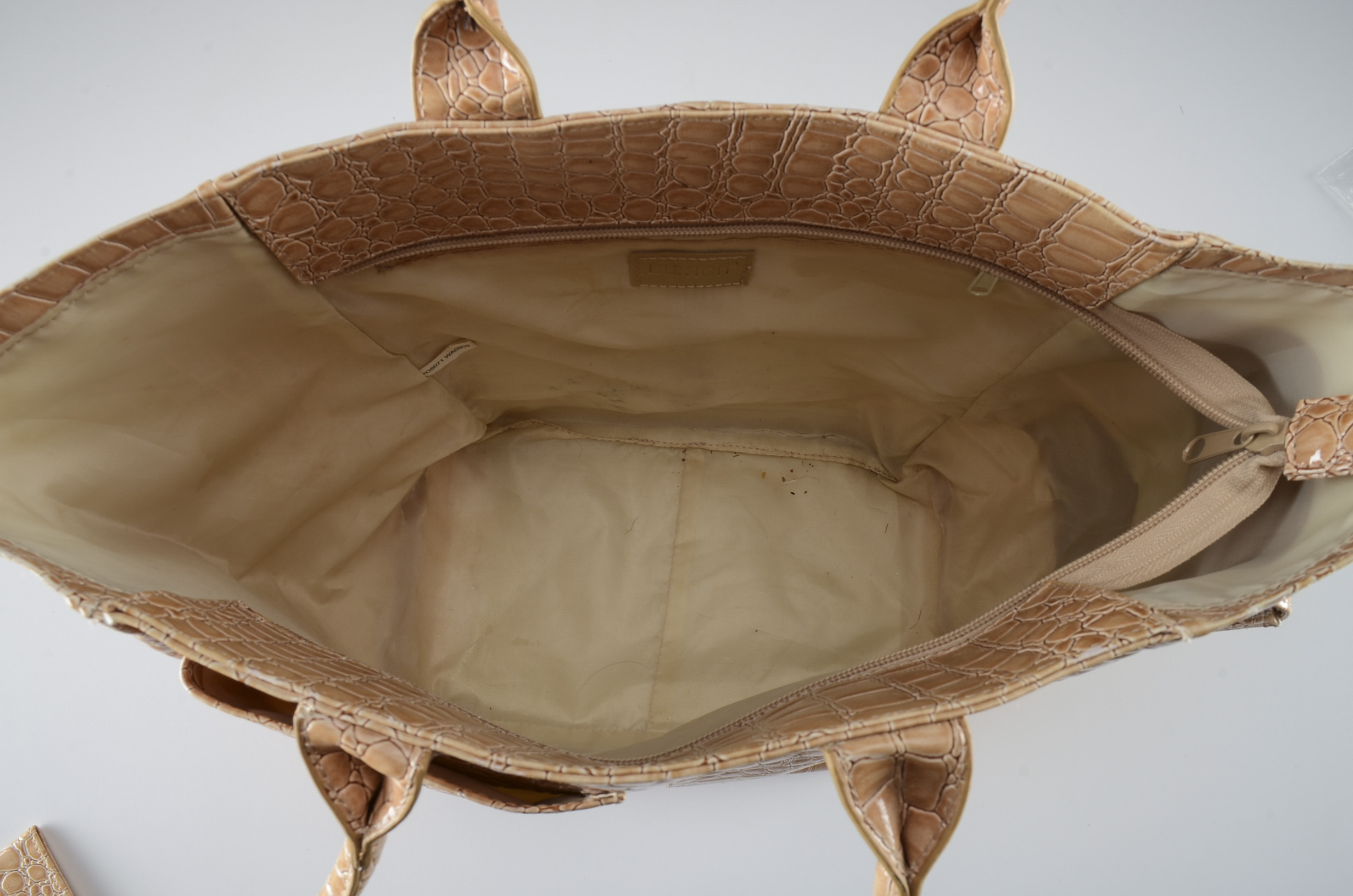 Buxton Handbag and Accessories