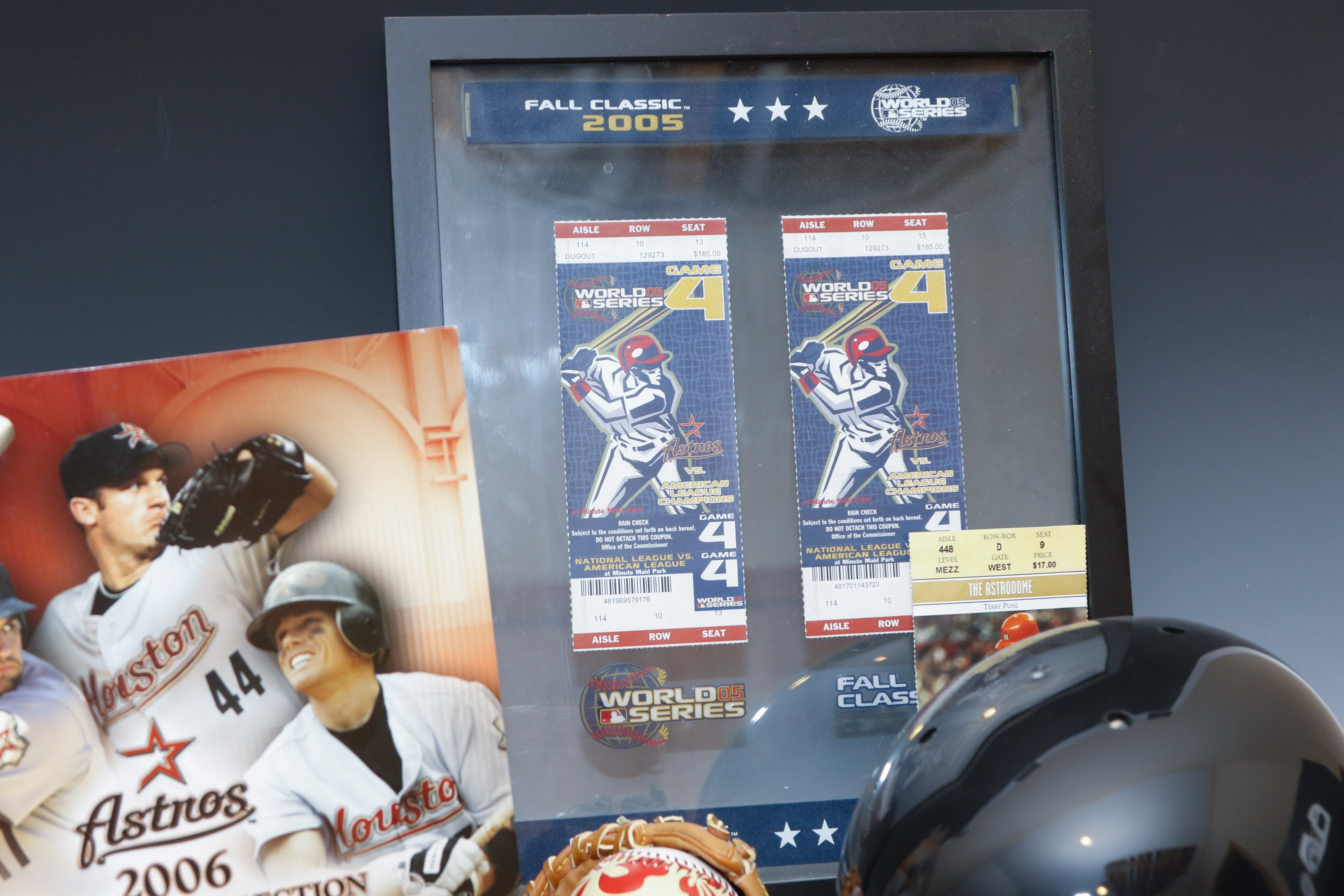 Houston Astros Autographed Baseball Memorabelia Feat.Craig Biggio and Milo Hamilton