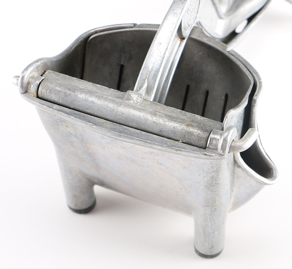 Collection of Kitchen Items