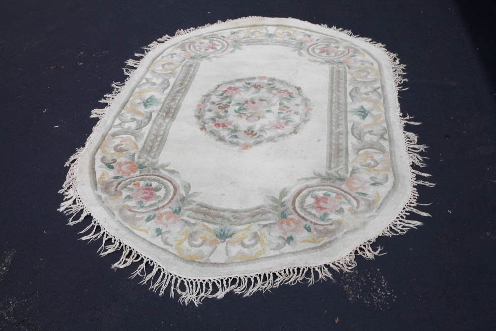 Handmade Oriental Oval Rug