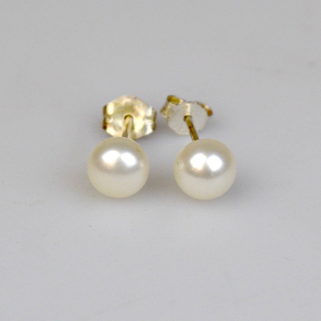 Pearl and Sterling Silver Stud Earrings