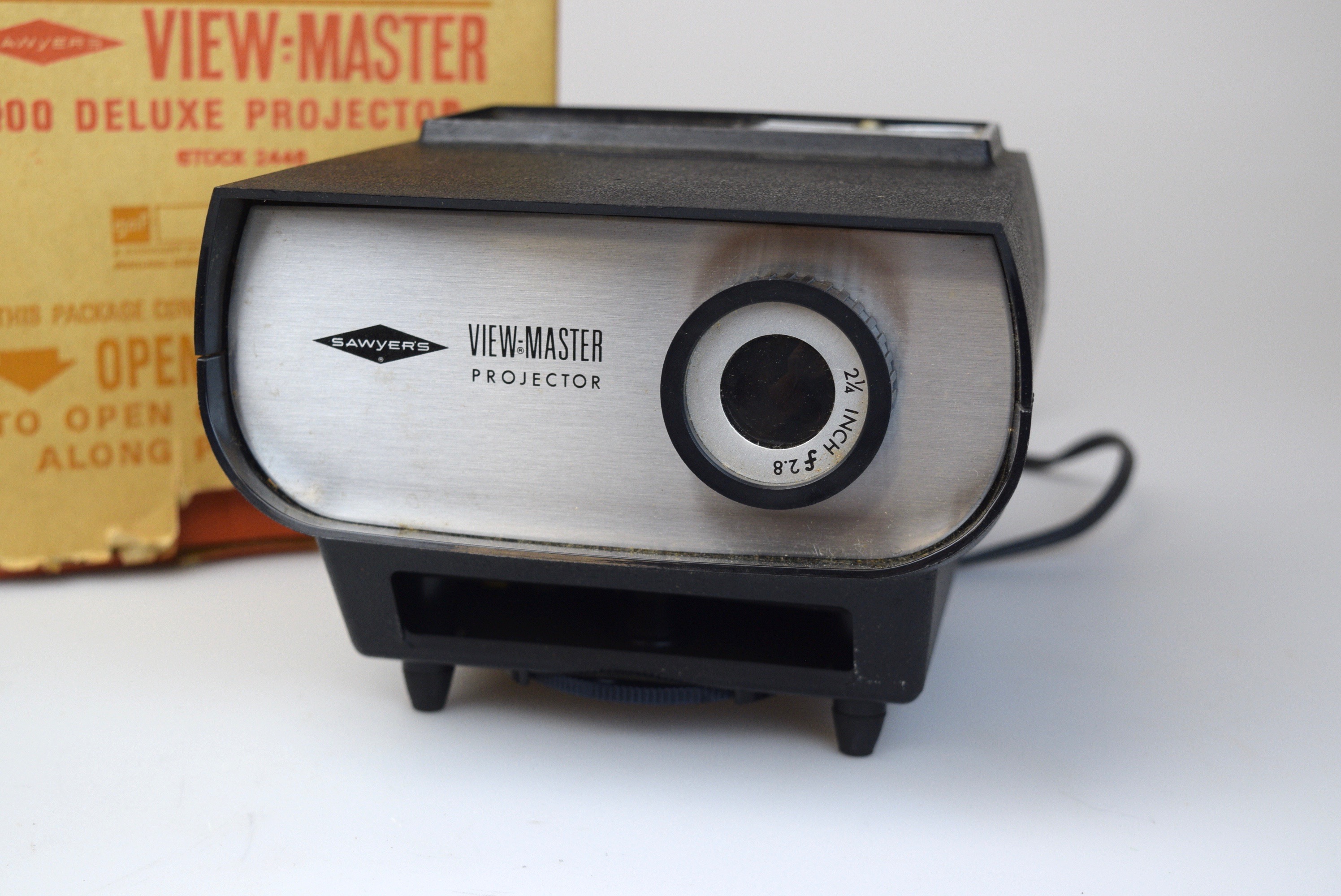 View Master 100 Deluxe Projector