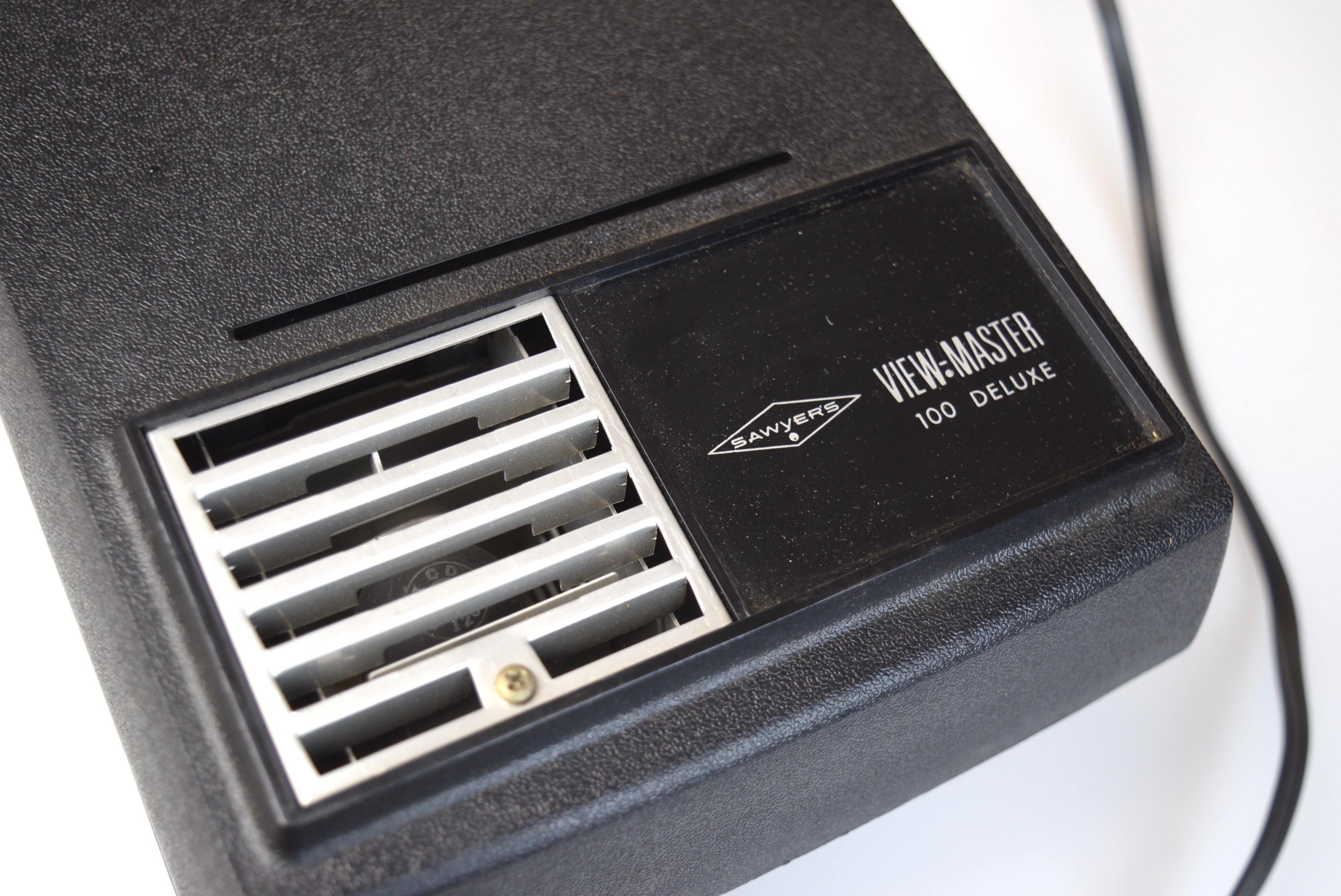 View Master 100 Deluxe Projector