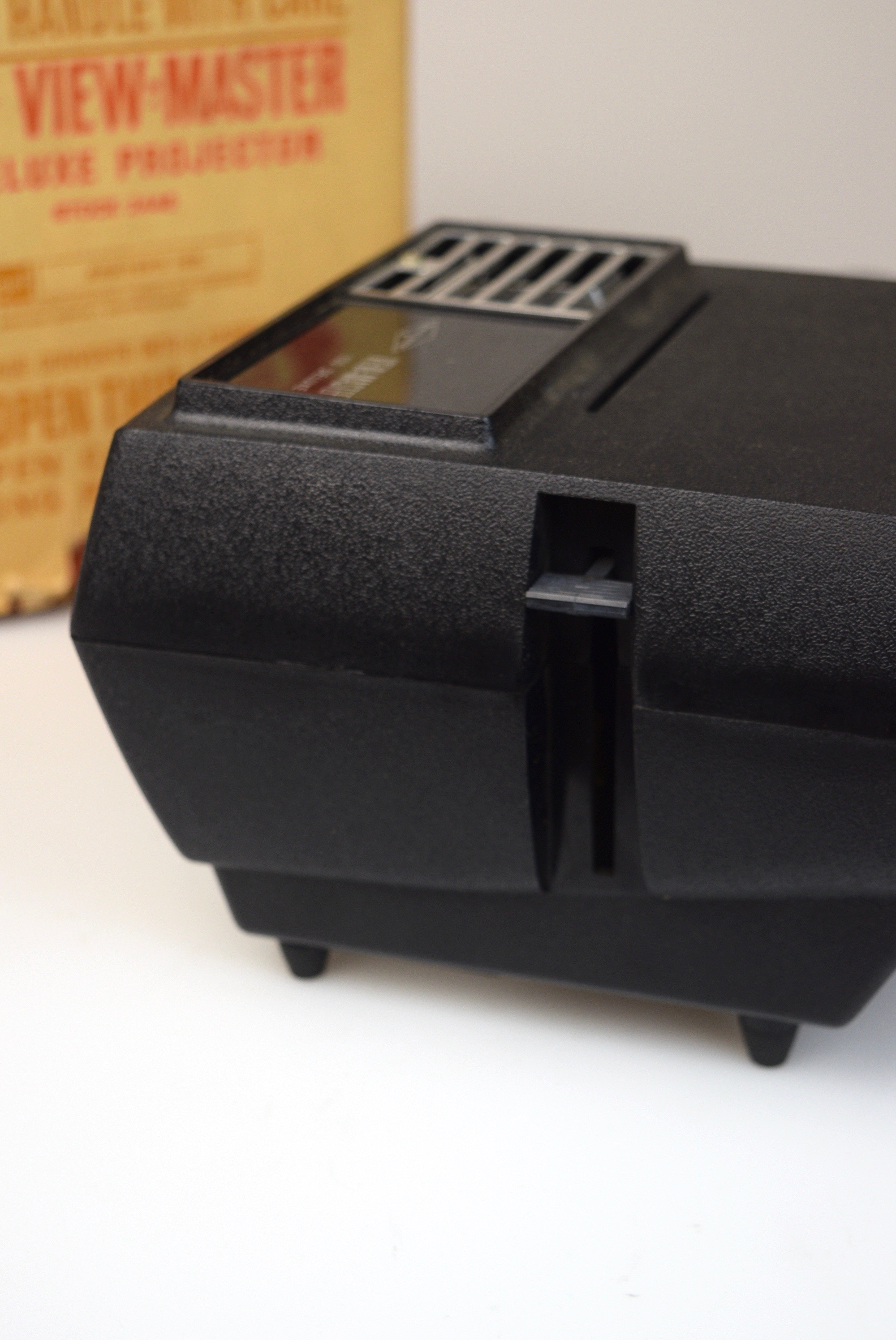 View Master 100 Deluxe Projector