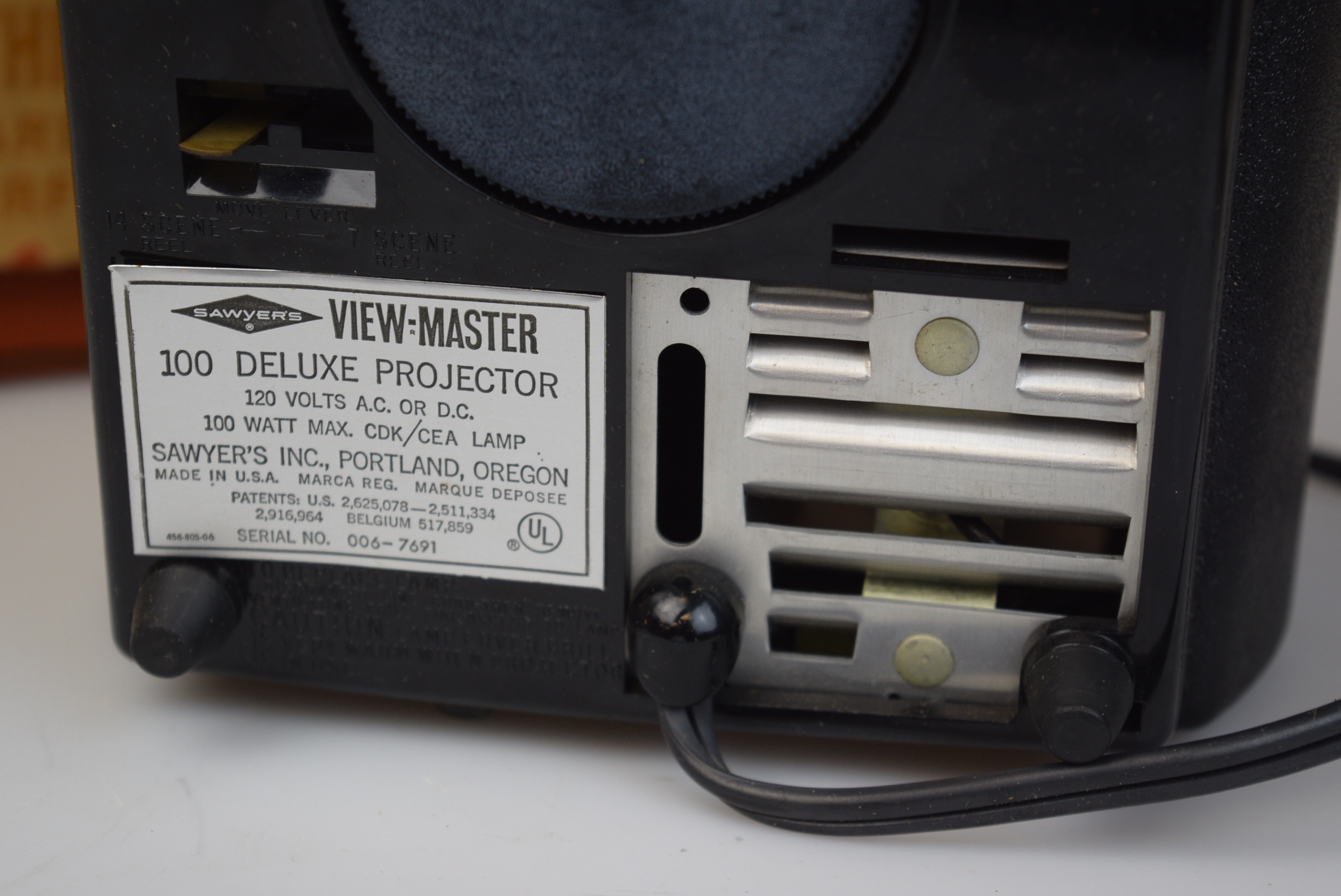 View Master 100 Deluxe Projector