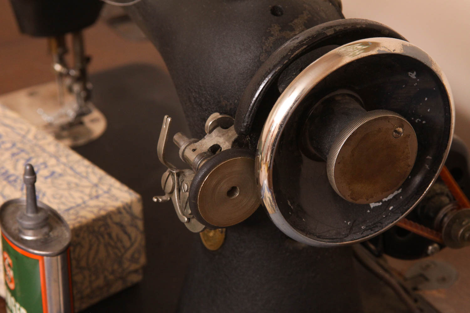 Singer Sewing Machine with Cabinet