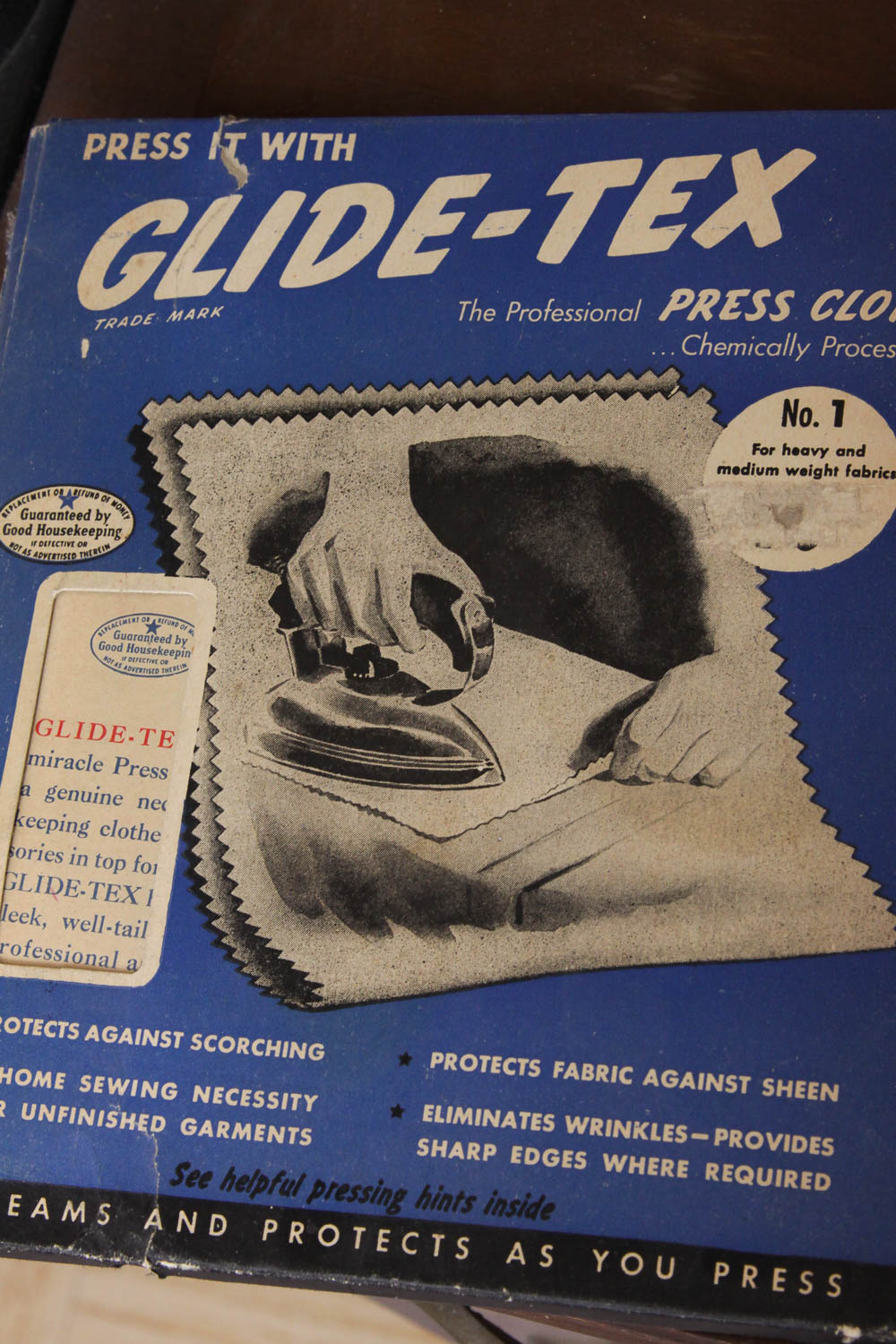 Singer Sewing Machine with Cabinet