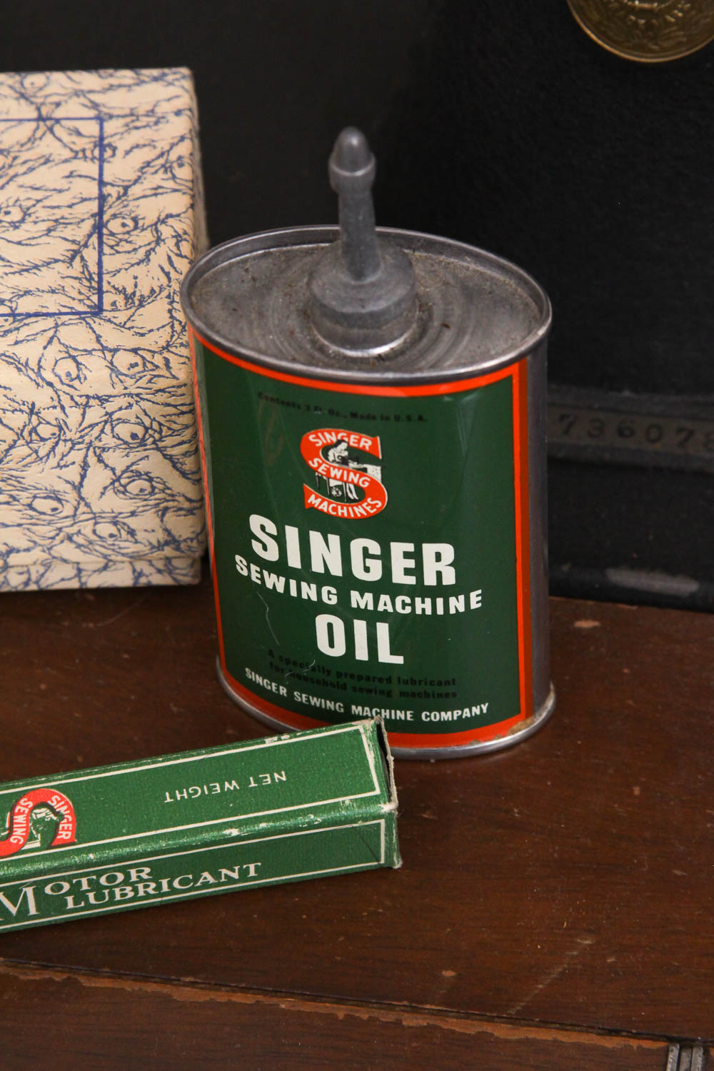 Singer Sewing Machine with Cabinet