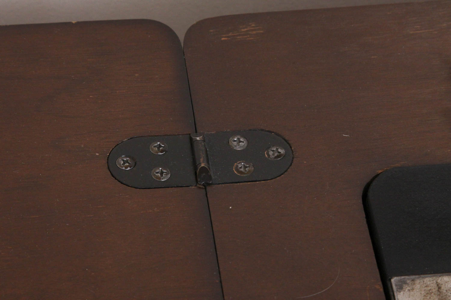 Singer Sewing Machine with Cabinet