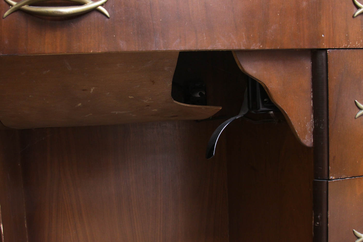 Singer Sewing Machine with Cabinet