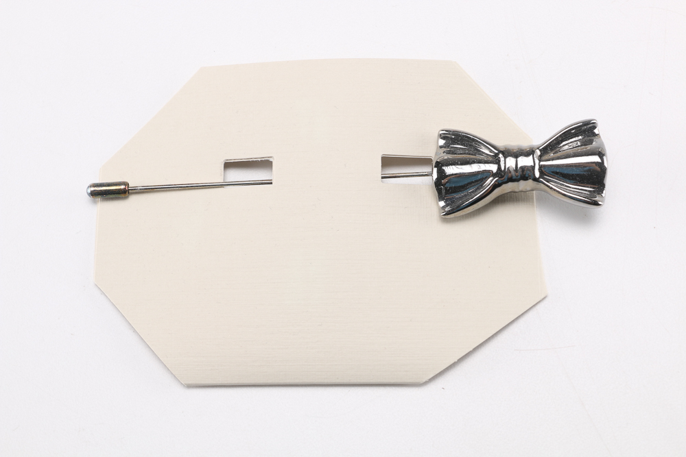 Three Cor Sine Labe Doli Lapel Pins