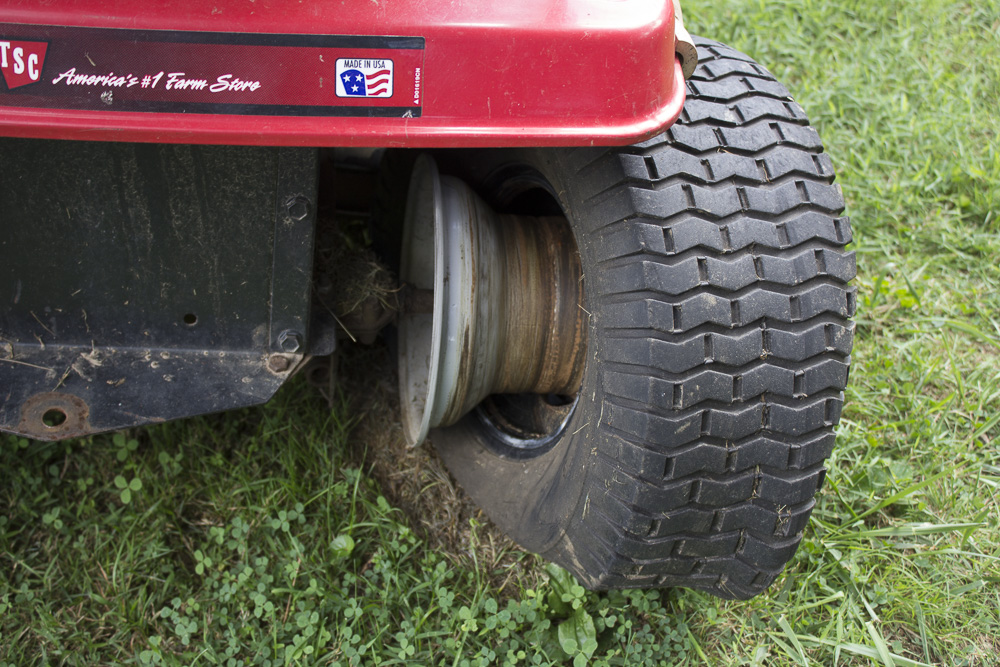 Huskee 42" Lawn Tractor