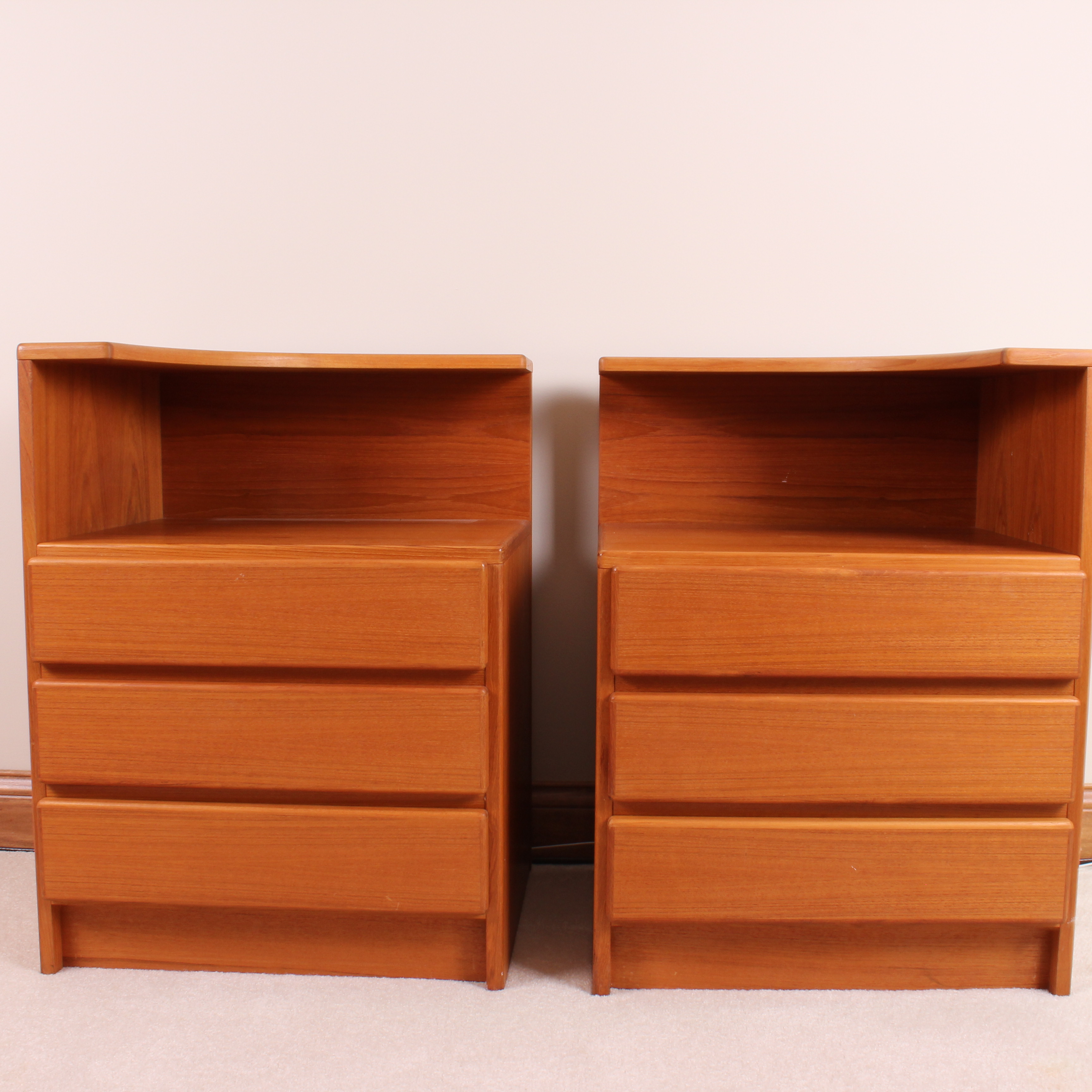 Pair of Mobi Can Teak Contemporary Nightstands