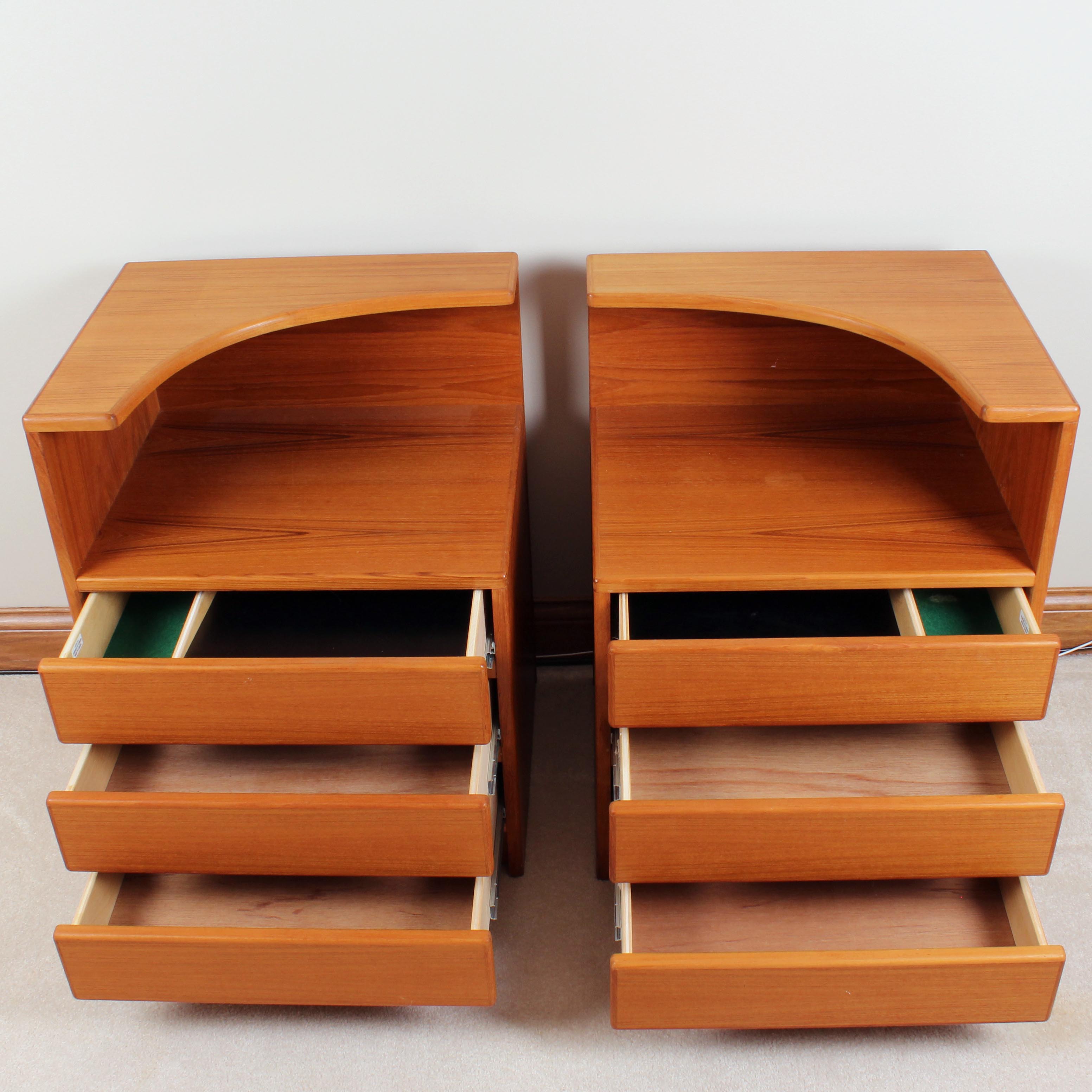 Pair of Mobi Can Teak Contemporary Nightstands