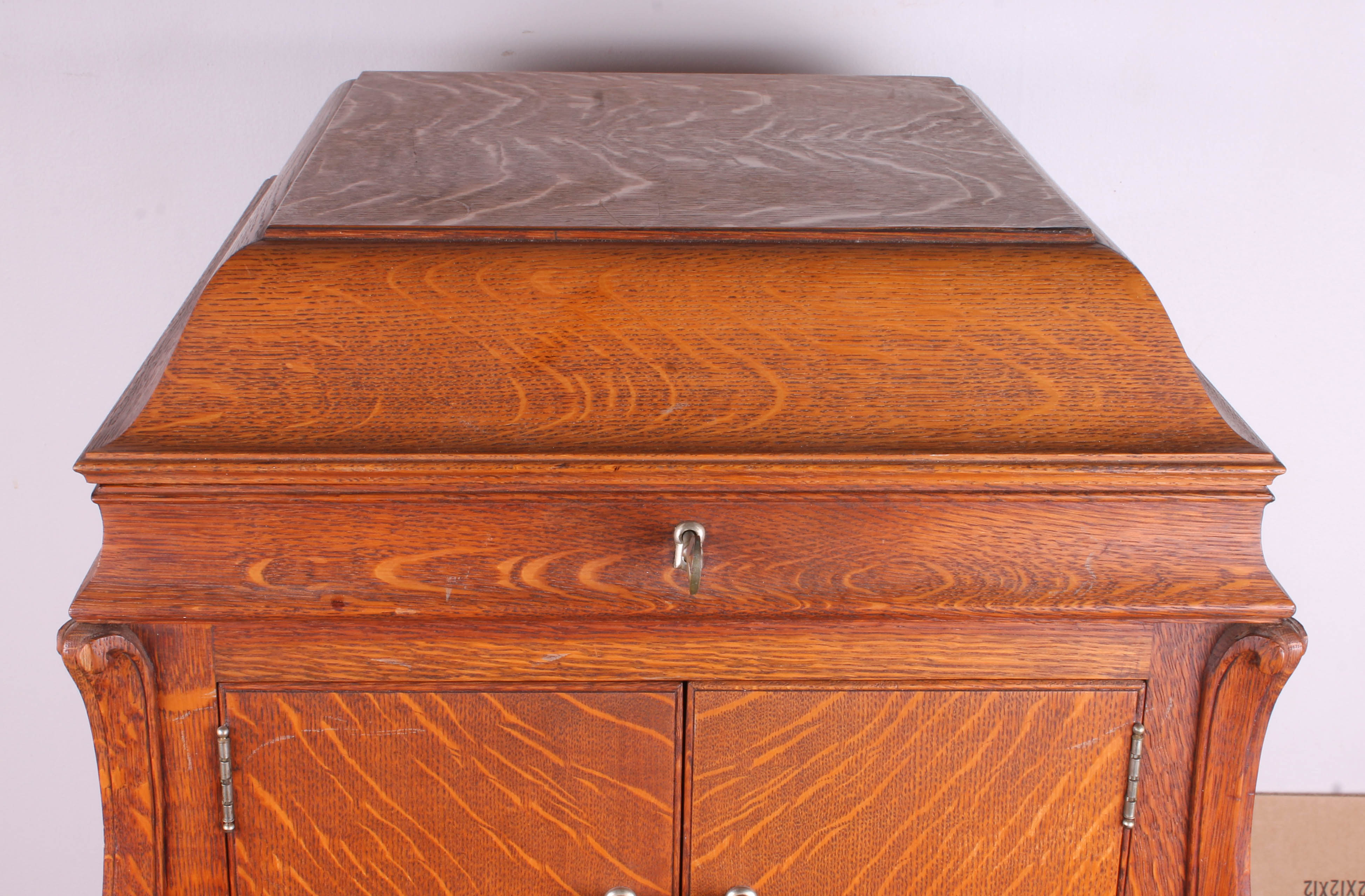 Circa 1918 Victor "Victrola" Record Player