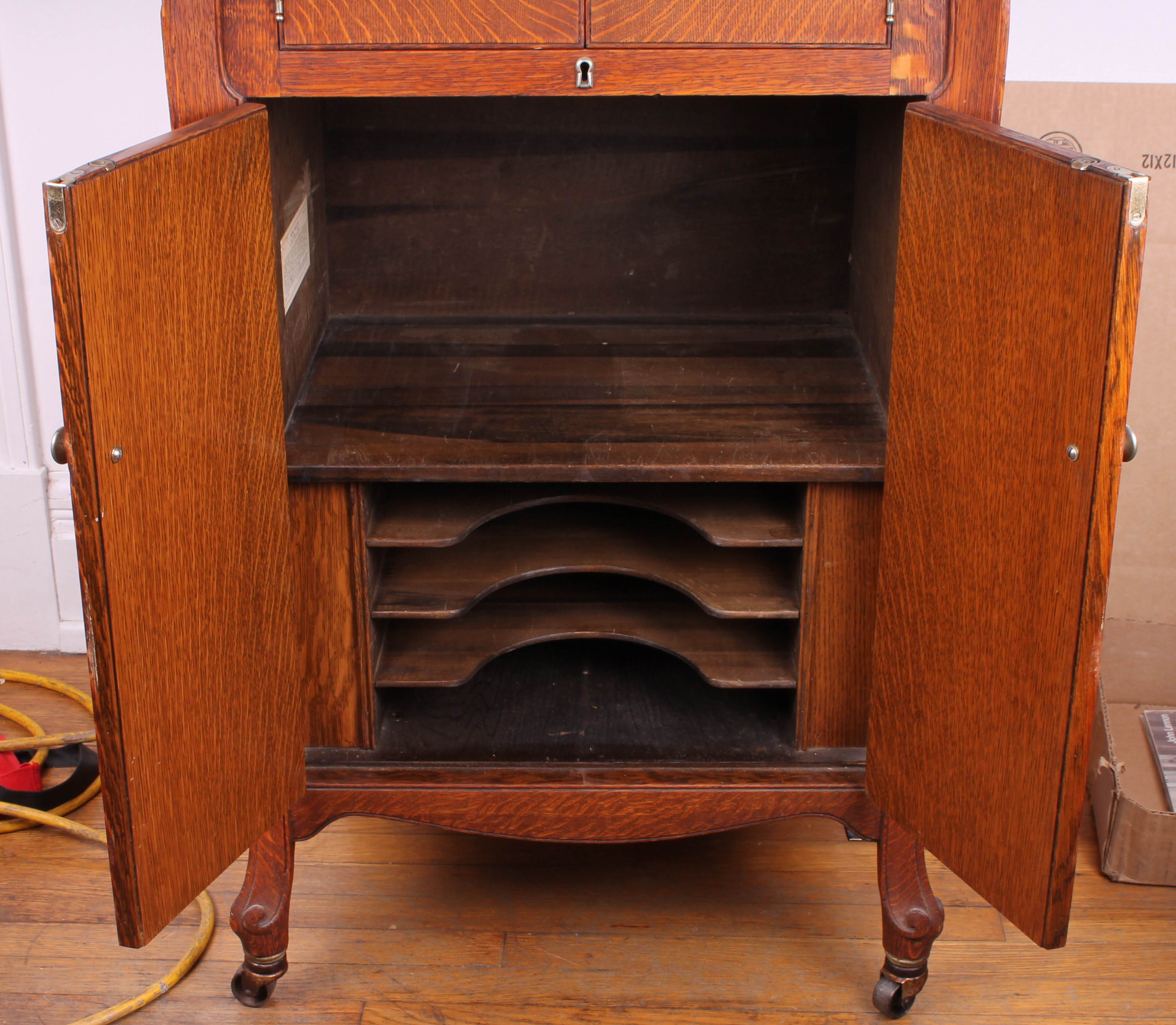 Circa 1918 Victor "Victrola" Record Player