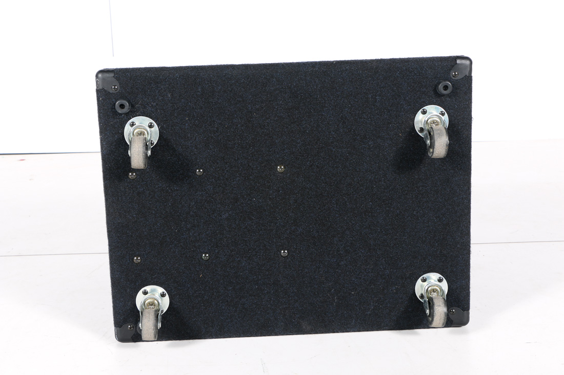 Pair of Roland KC-550 Keyboard Amplifiers