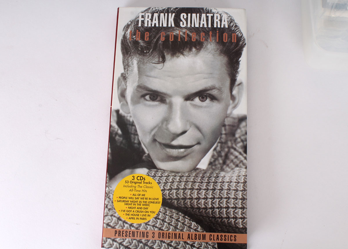 Philips FW-C399 Mini Hifi System With Speakers and More