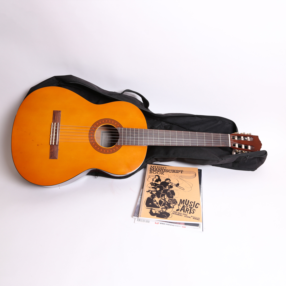 Yamaha C40 Classical Style Acoustic Guitar With Gigbag, Songbooks