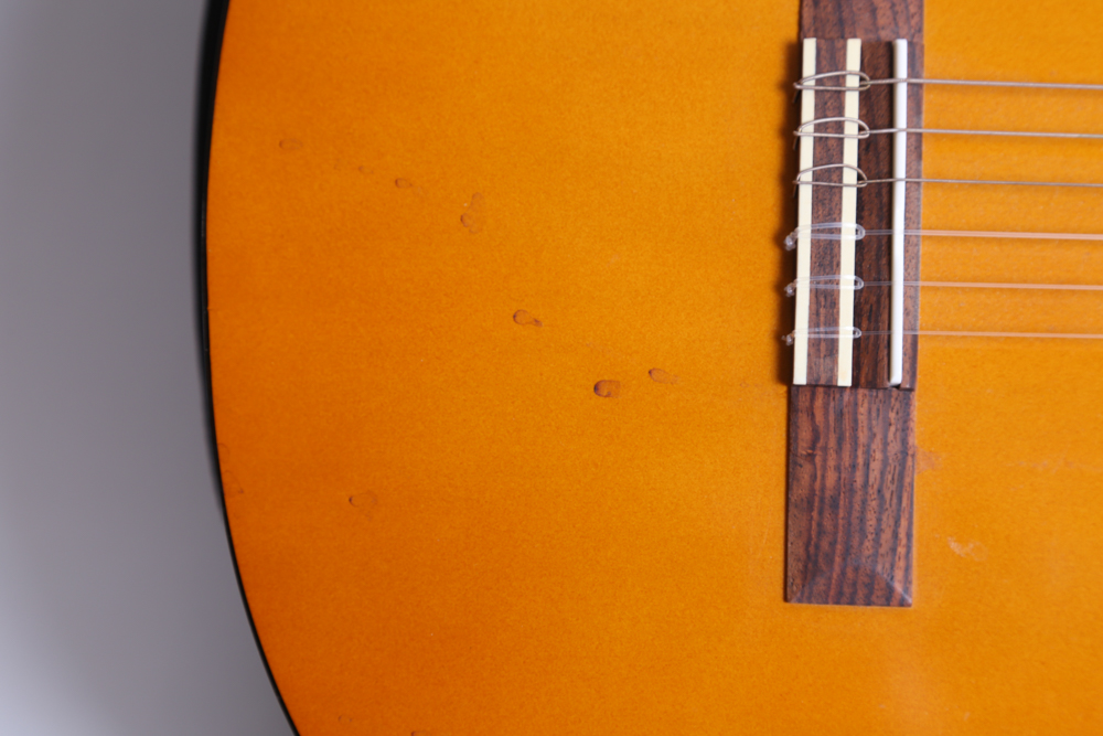 Yamaha C40 Classical Style Acoustic Guitar With Gigbag, Songbooks