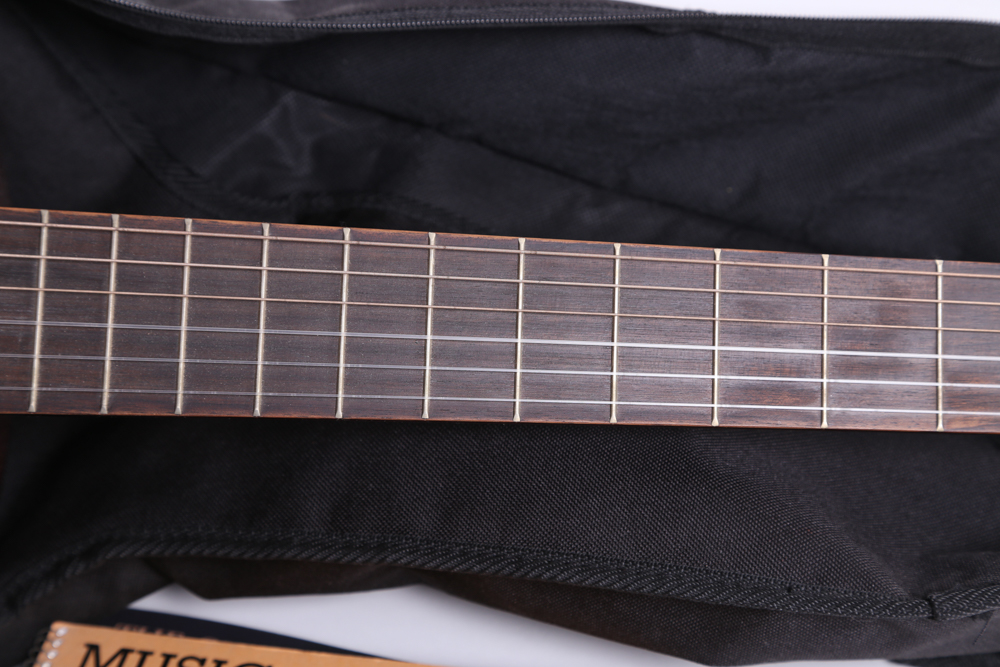 Yamaha C40 Classical Style Acoustic Guitar With Gigbag, Songbooks