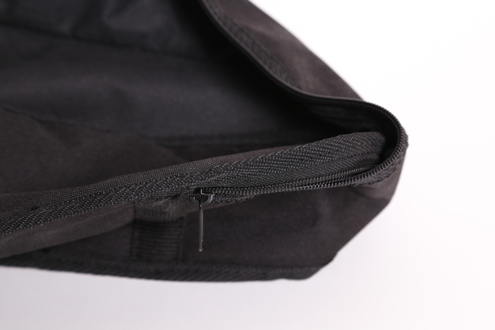 Yamaha C40 Classical Style Acoustic Guitar With Gigbag, Songbooks