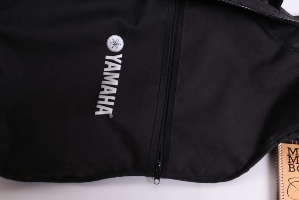 Yamaha C40 Classical Style Acoustic Guitar With Gigbag, Songbooks