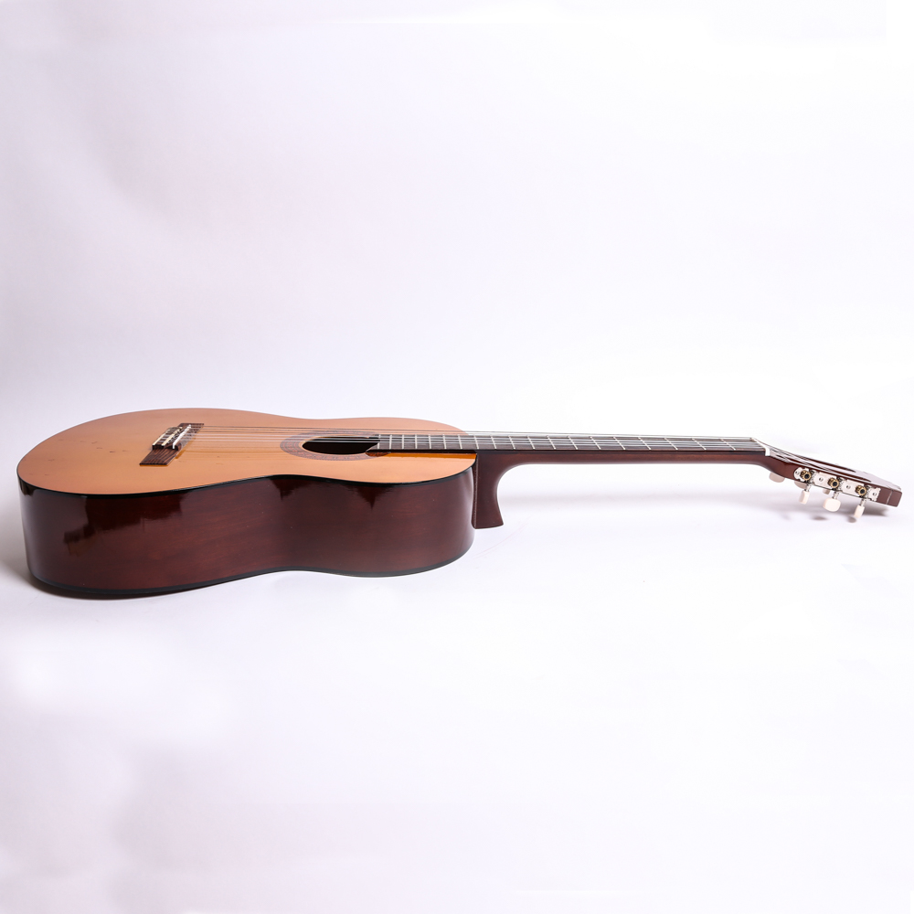 Yamaha C40 Classical Style Acoustic Guitar With Gigbag, Songbooks