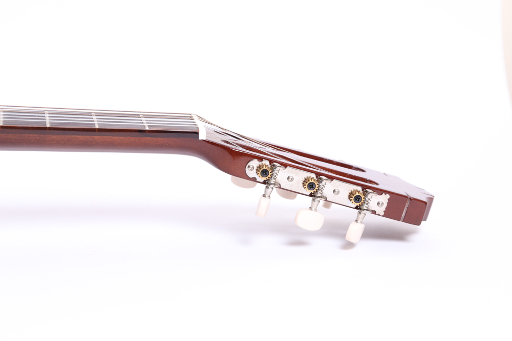 Yamaha C40 Classical Style Acoustic Guitar With Gigbag, Songbooks