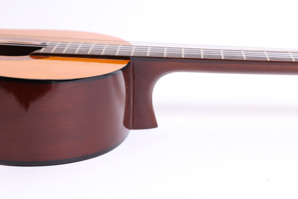 Yamaha C40 Classical Style Acoustic Guitar With Gigbag, Songbooks