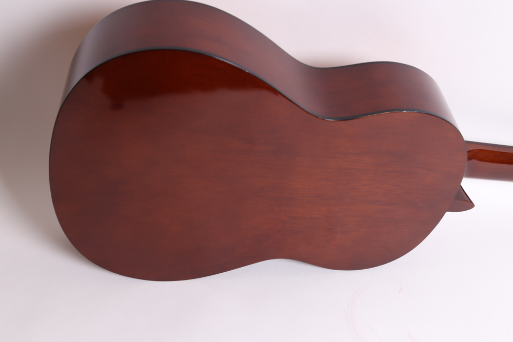 Yamaha C40 Classical Style Acoustic Guitar With Gigbag, Songbooks