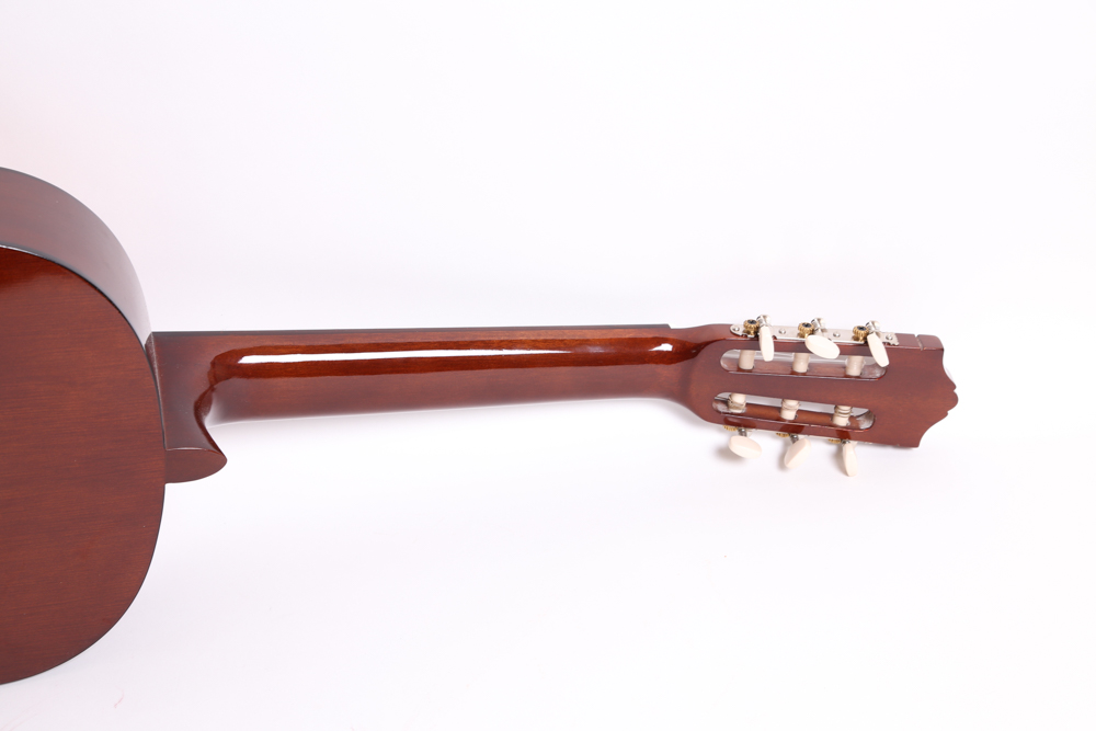 Yamaha C40 Classical Style Acoustic Guitar With Gigbag, Songbooks