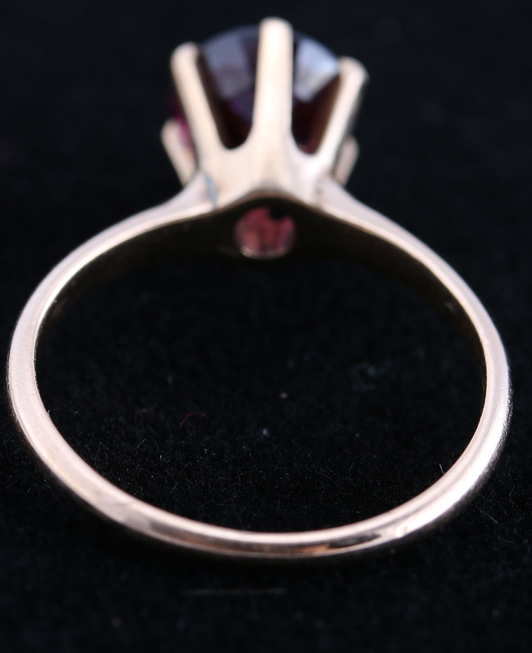 10K Yellow Gold Ring with Garnet Stone