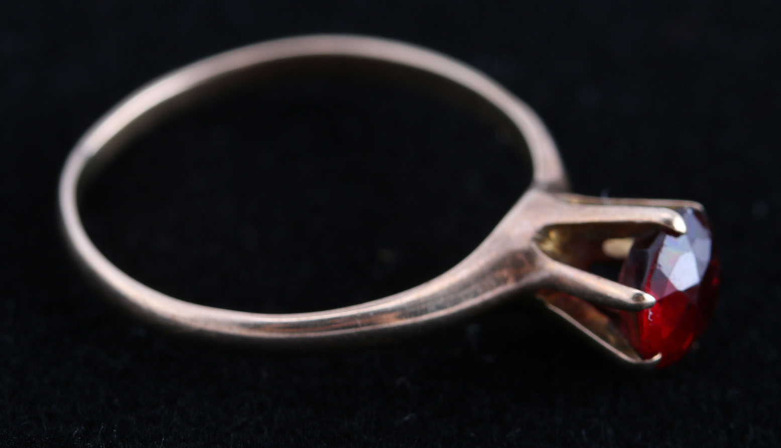 10K Yellow Gold Garnet Glass Ring