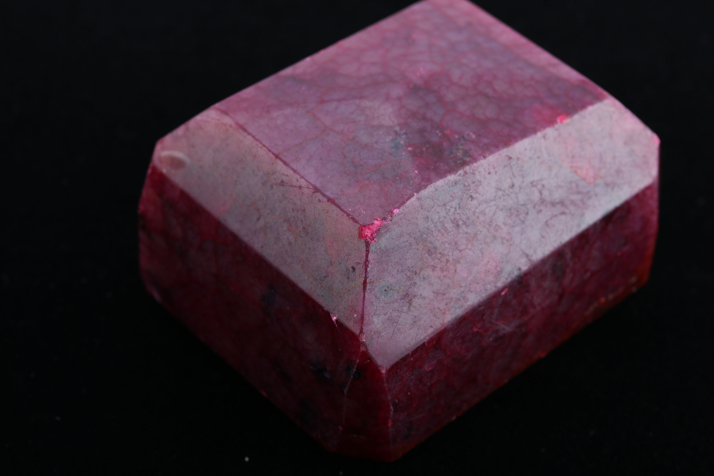 Burgundy Quench Crackled Quartz Stone