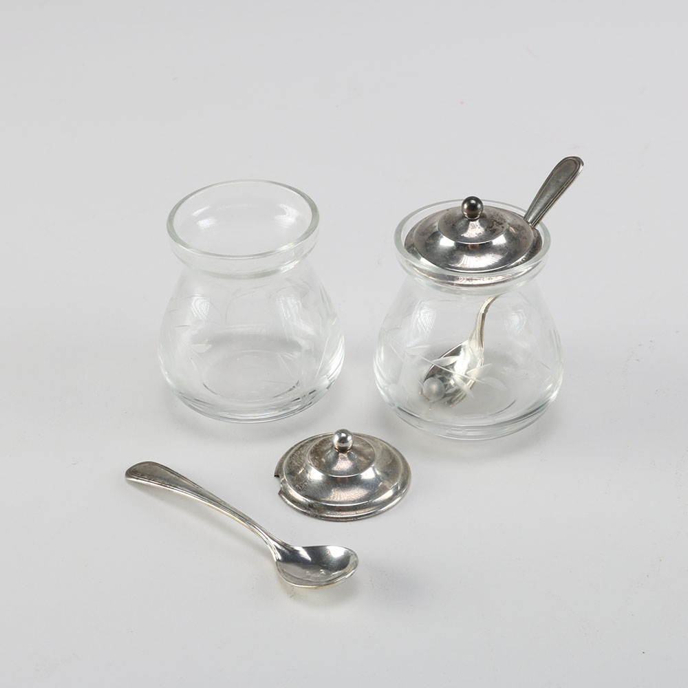Set of Four Condiment Containers with Carrier